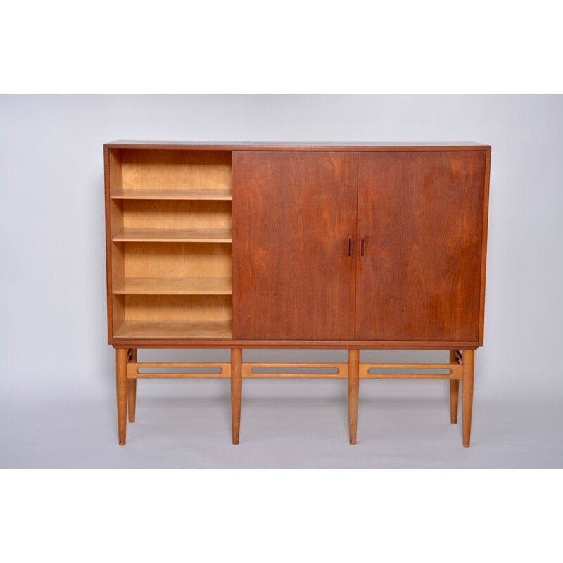 Vintage teak model 90 cabinet for Soren Willadsen 1950