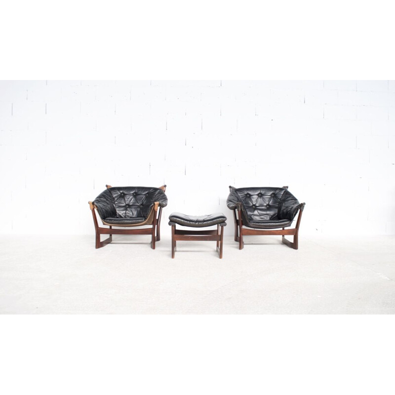 Paire de fauteuils vintage pour Westnofa en cuir noir et palissandre 1970