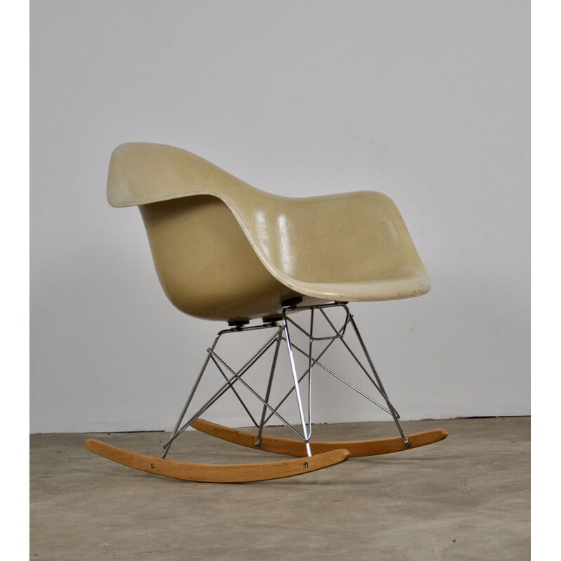 Fauteuil à bascule vintage RAR pour Herman Miller en fibre de verre 1960