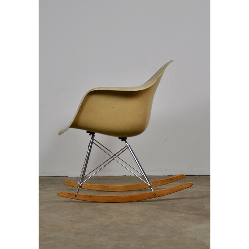 Vintage RAR rocking chair for Herman Miller in fiberglass 1960
