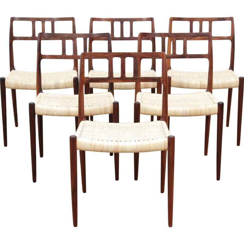 Suite de 6 chaises vintage modèle 79 en palissandre de Rio