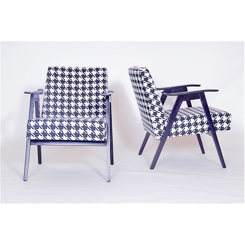 Paire de fauteuils vintage en tissu noir et blanc et bois 1980