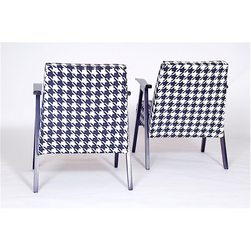 Paire de fauteuils vintage en tissu noir et blanc et bois 1980