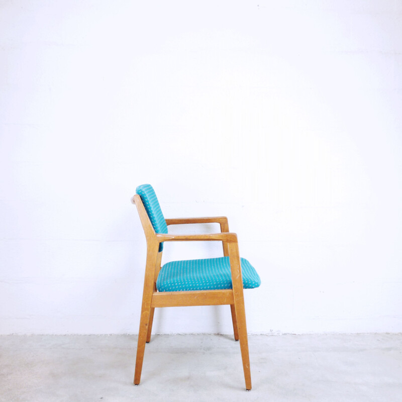 Par de cadeiras escandinavas vintage em tecido azul e madeira 1960