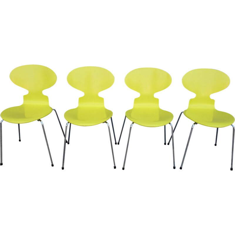 Suite de 4 chaises vintage fourmi jaune Jacobsen pour fritz hansen