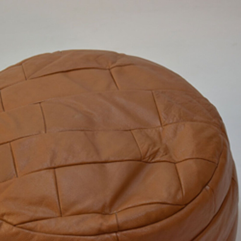 Vintage ottoman in brown leather