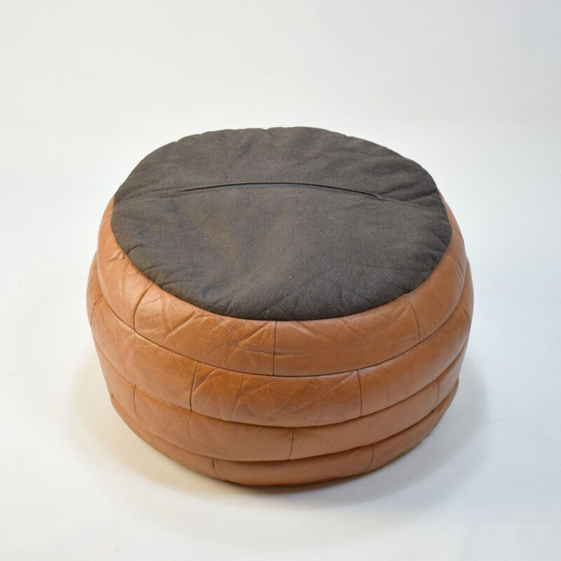 Vintage ottoman in brown leather