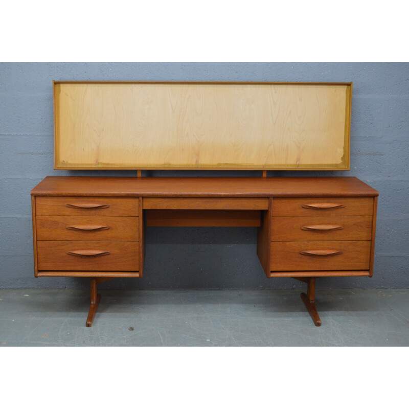 Vintage teak dressing table by Austinsuite