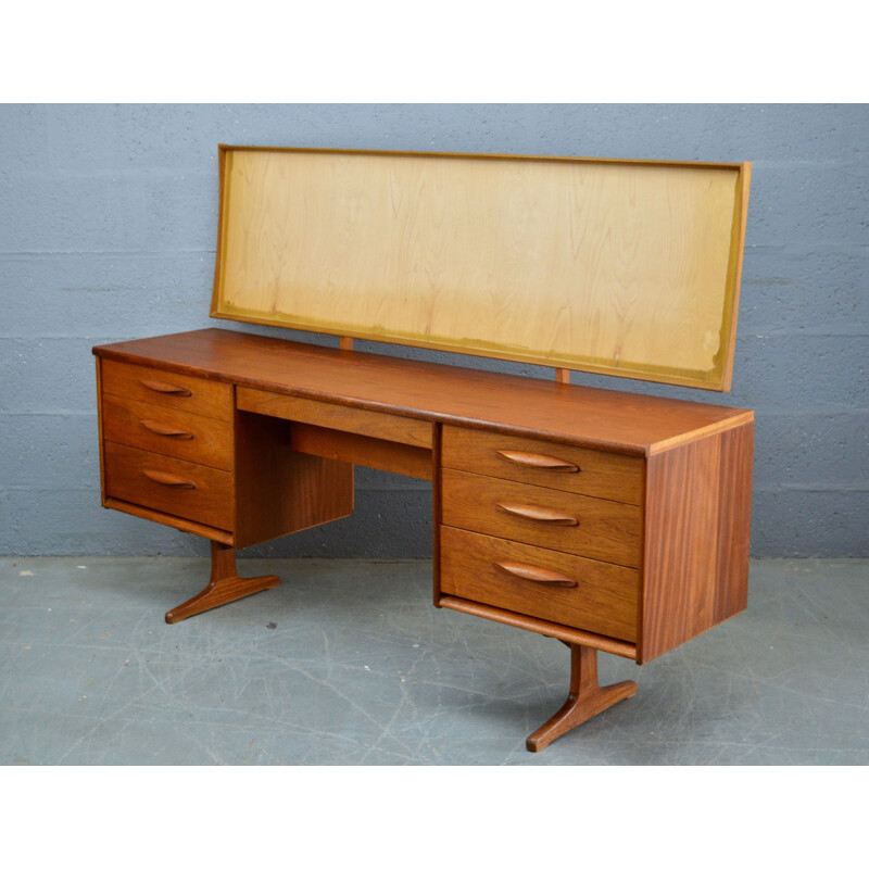 Vintage teak dressing table by Austinsuite