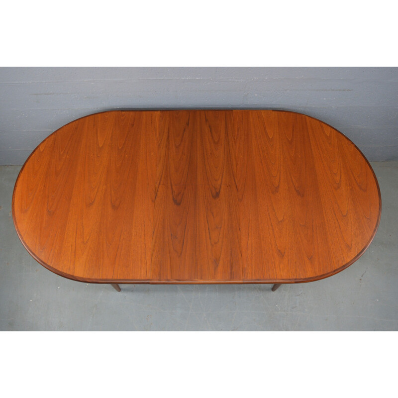 Oval extendable table in teak by G-Plan