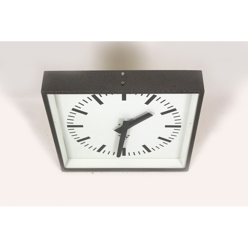 Horloge vintage industrielle pour Pragotron en métal gris 1970