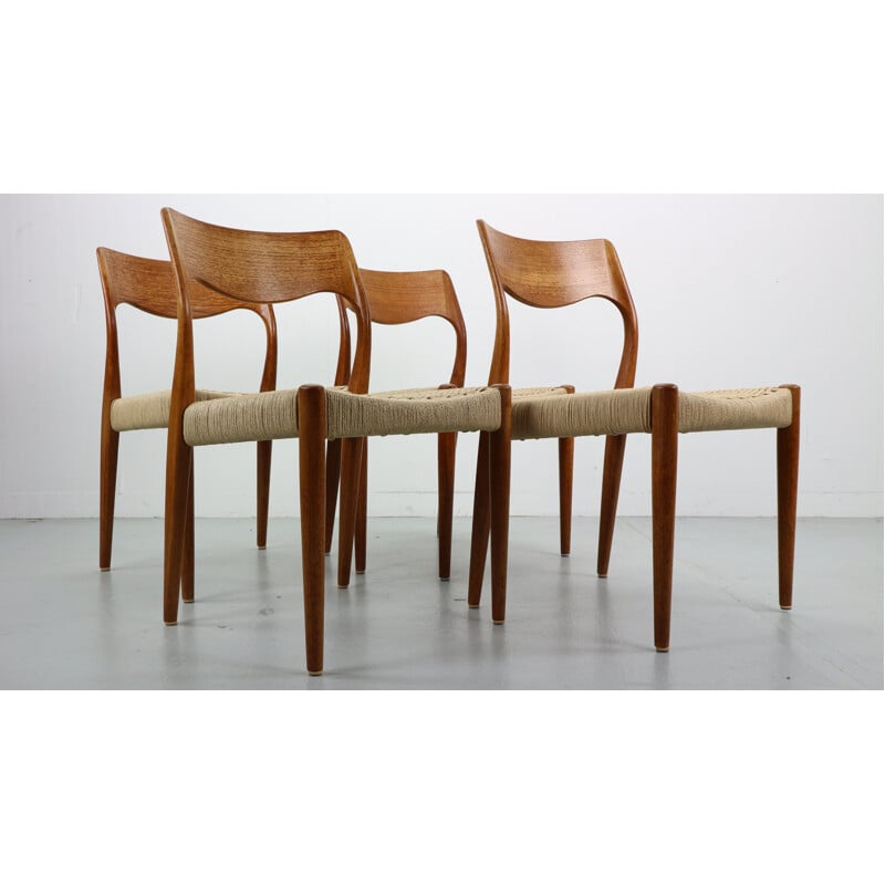 Suite de 4 chaises vintage de Niels O. Møller