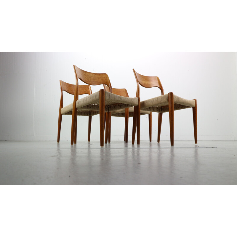 Suite de 4 chaises vintage de Niels O. Møller