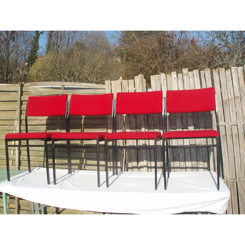 Set of 4 vintage chairs in red and black