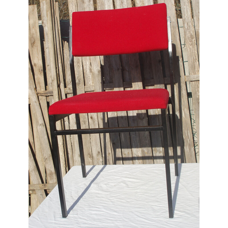 Set of 4 vintage chairs in red and black