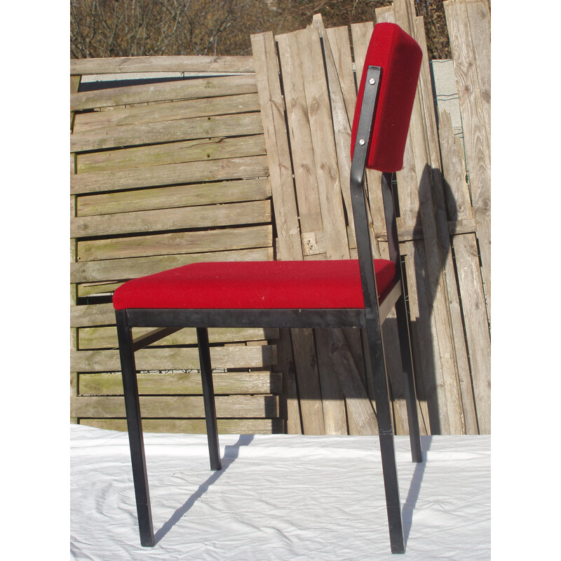 Set of 4 vintage chairs in red and black