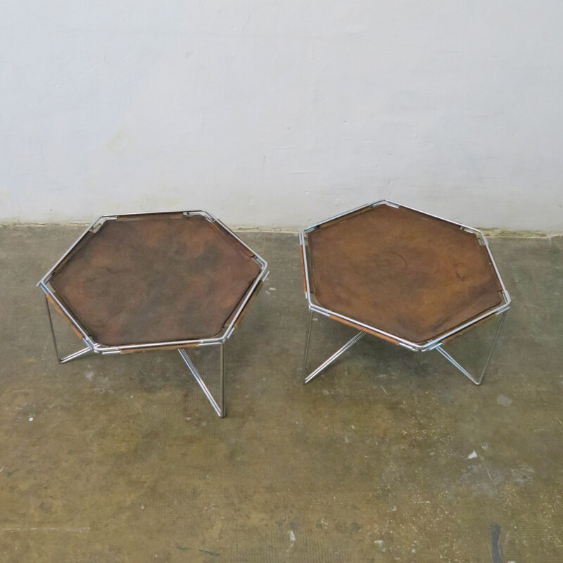 Paire de tables d'appoint en cuir par Max Sauze
