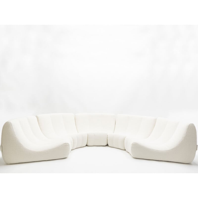 Gilda sofa in white fabric by Michel Ducaroy