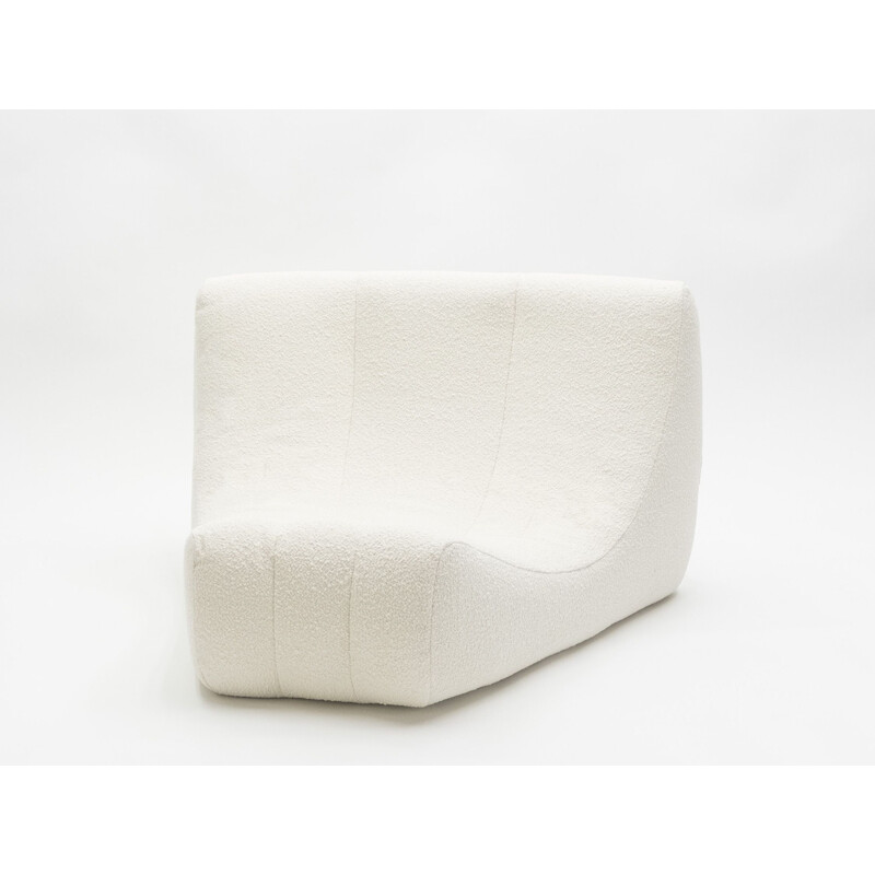 Gilda sofa in white fabric by Michel Ducaroy