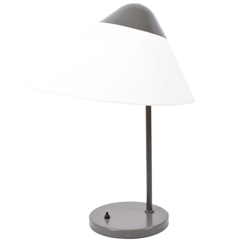 Opala desk lamp by Hans J. Wegner