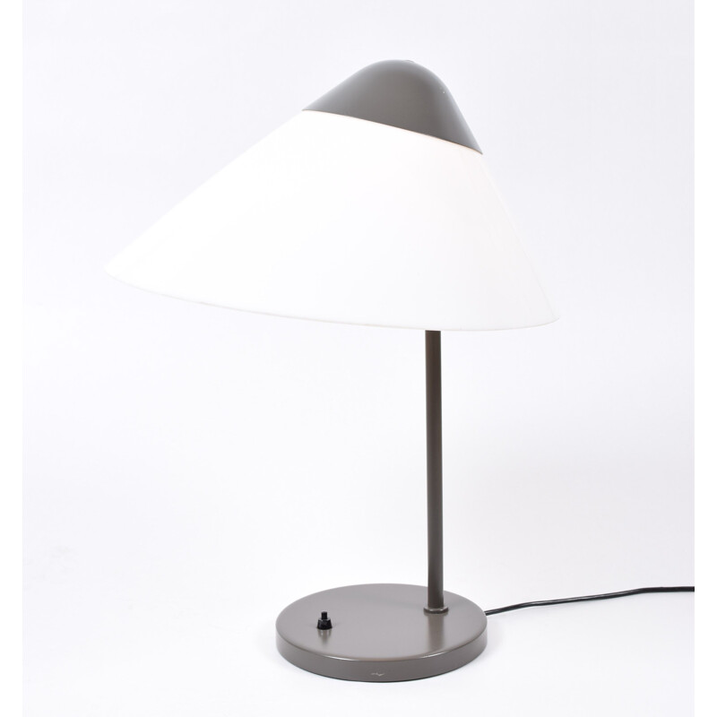 Opala desk lamp by Hans J. Wegner