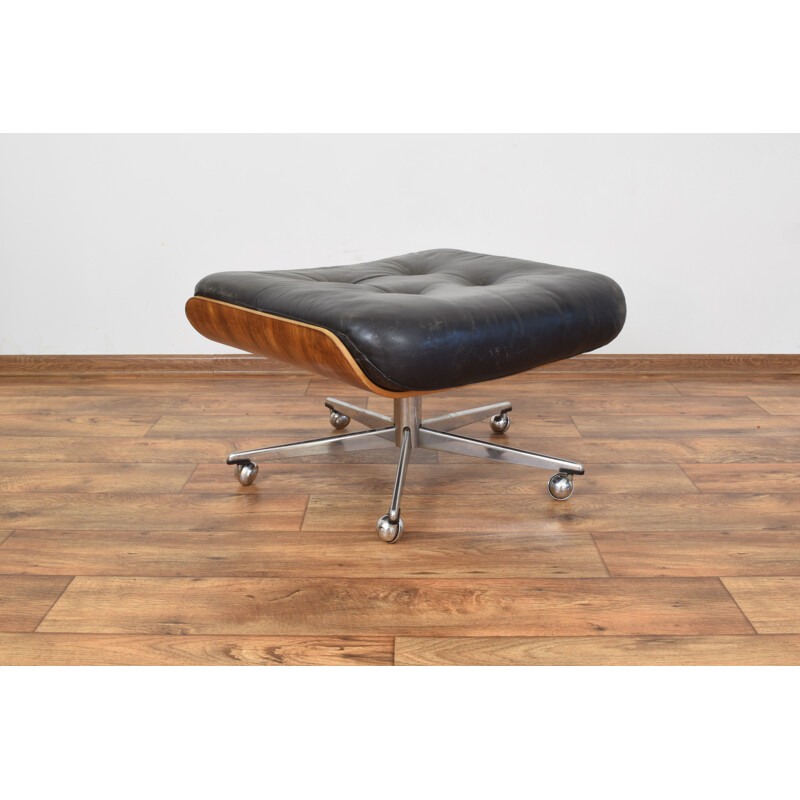 Lounge chair and ottoman by Martin Stool for Giroflex