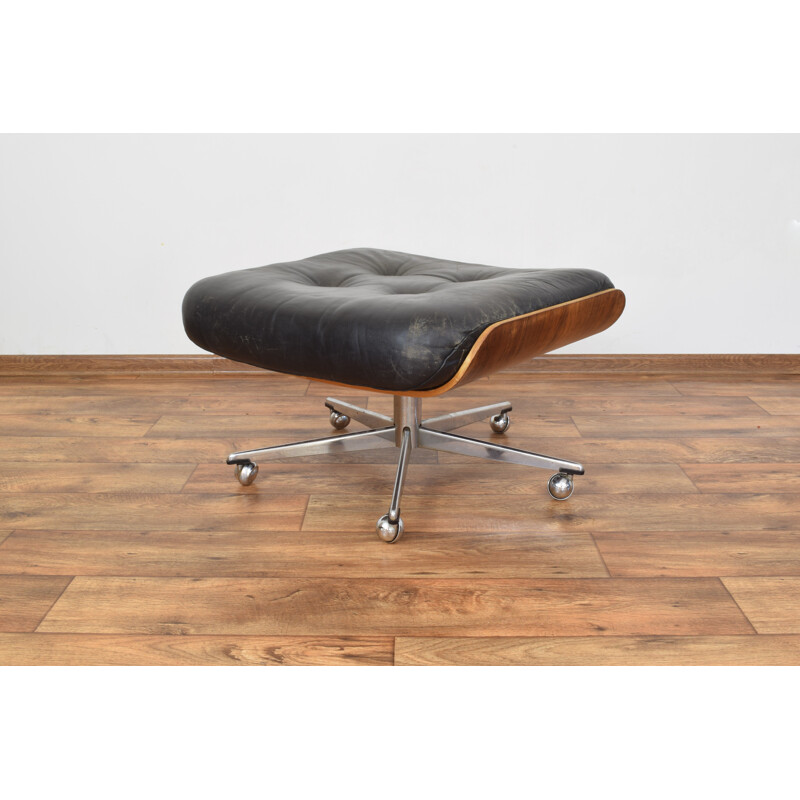 Lounge chair and ottoman by Martin Stool for Giroflex