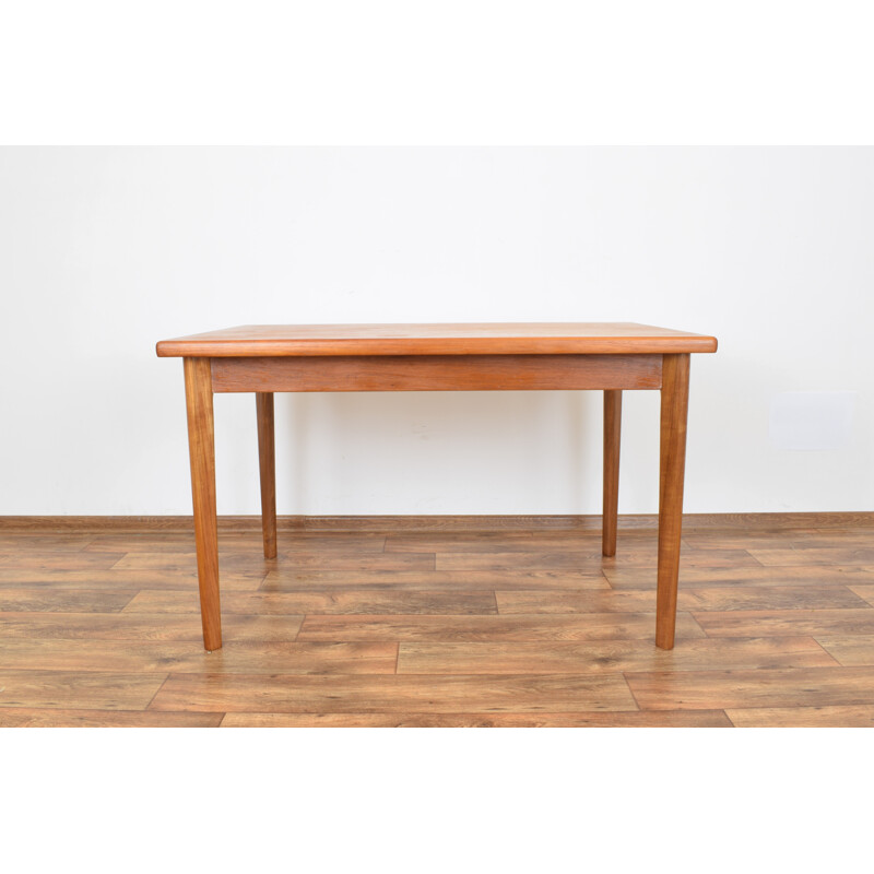 Extendable dining table in teak by Furbo