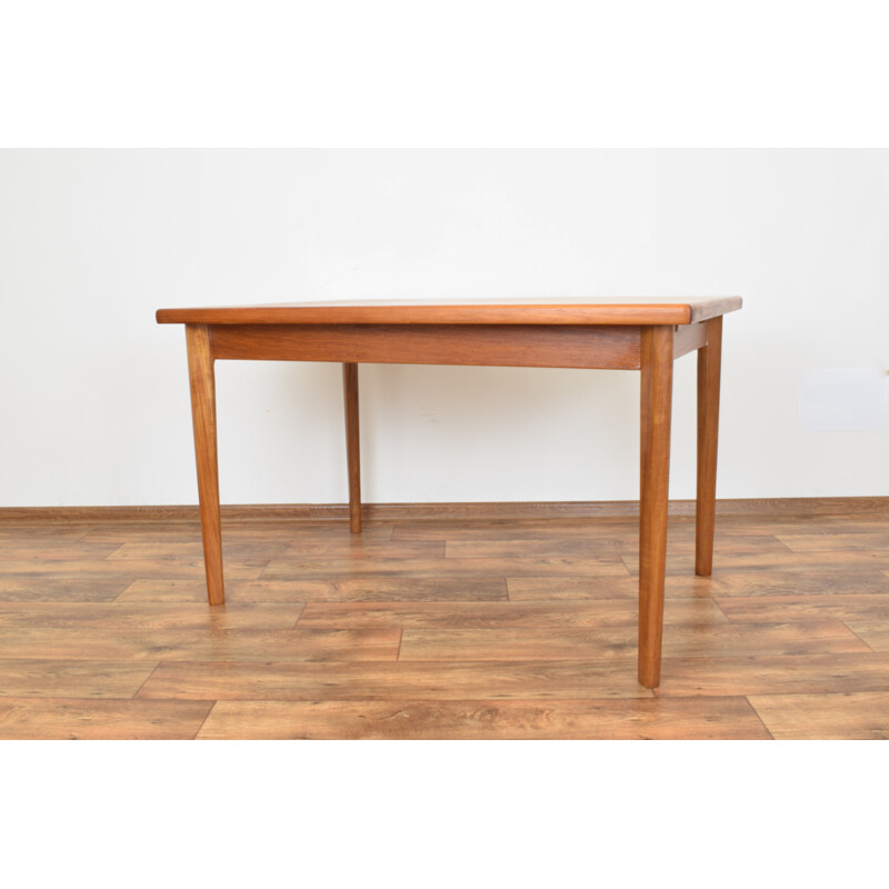 Extendable dining table in teak by Furbo