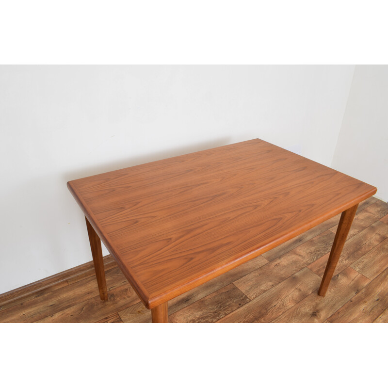 Extendable dining table in teak by Furbo