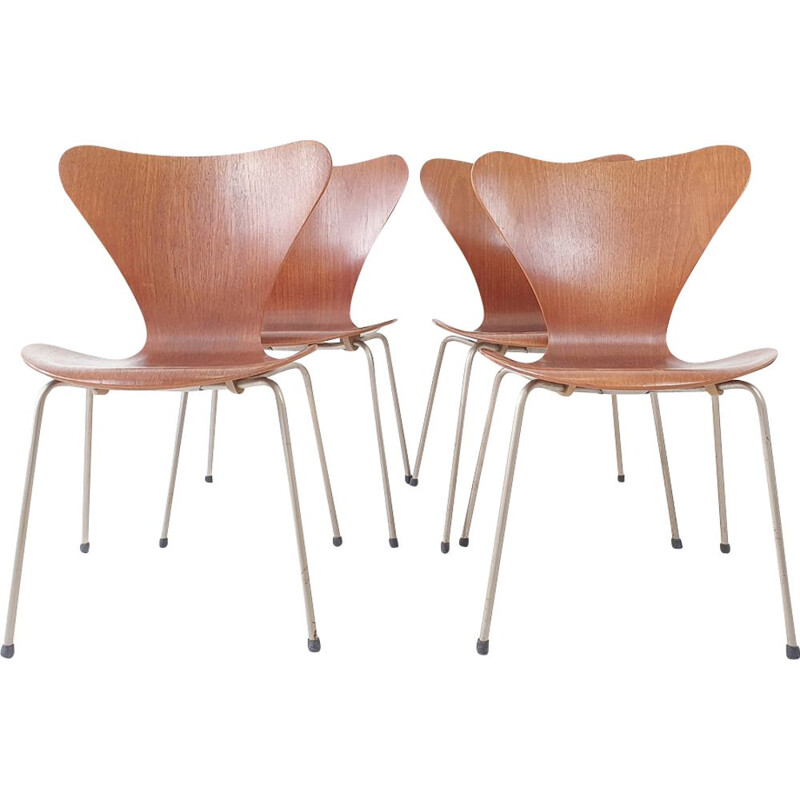 Vintage Set of 4 dining chairs Series 7 by Arne JACOBSEN - 1955