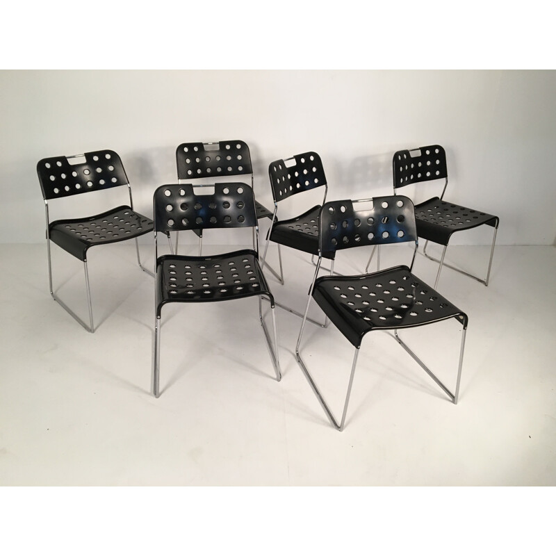 Set of 6 vintage black chairs by  Rodney Kinsman 1970