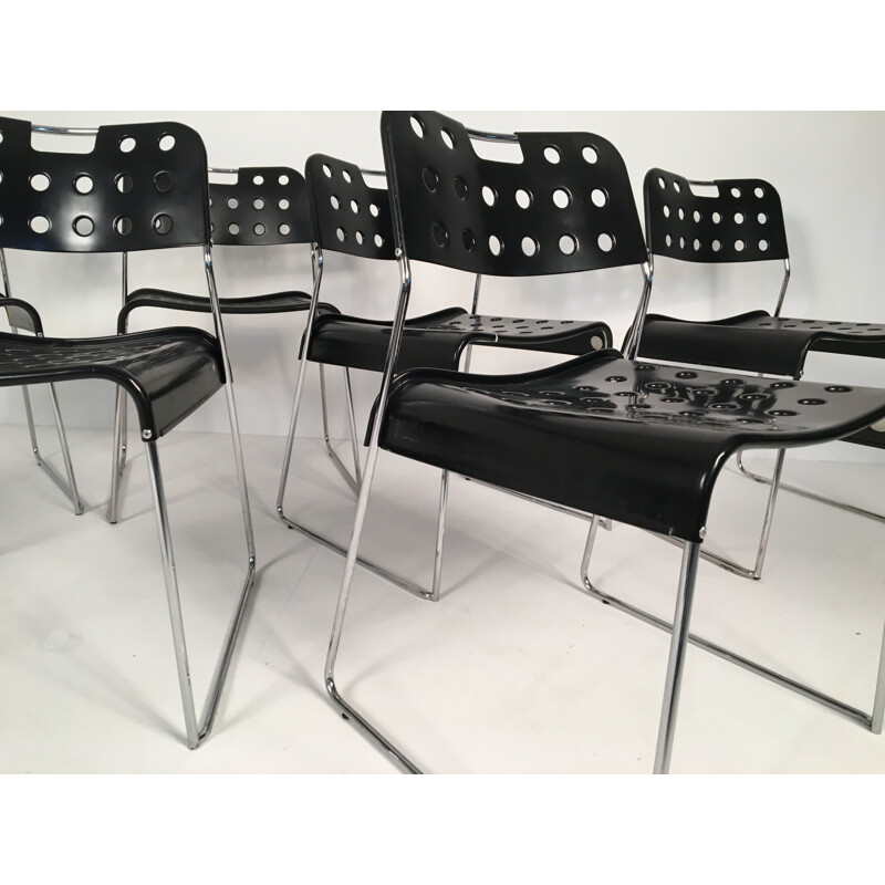 Set of 6 vintage black chairs by  Rodney Kinsman 1970