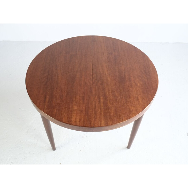 Vintage Danish round table in teak with 2 extension plates by Kai Kristiansen