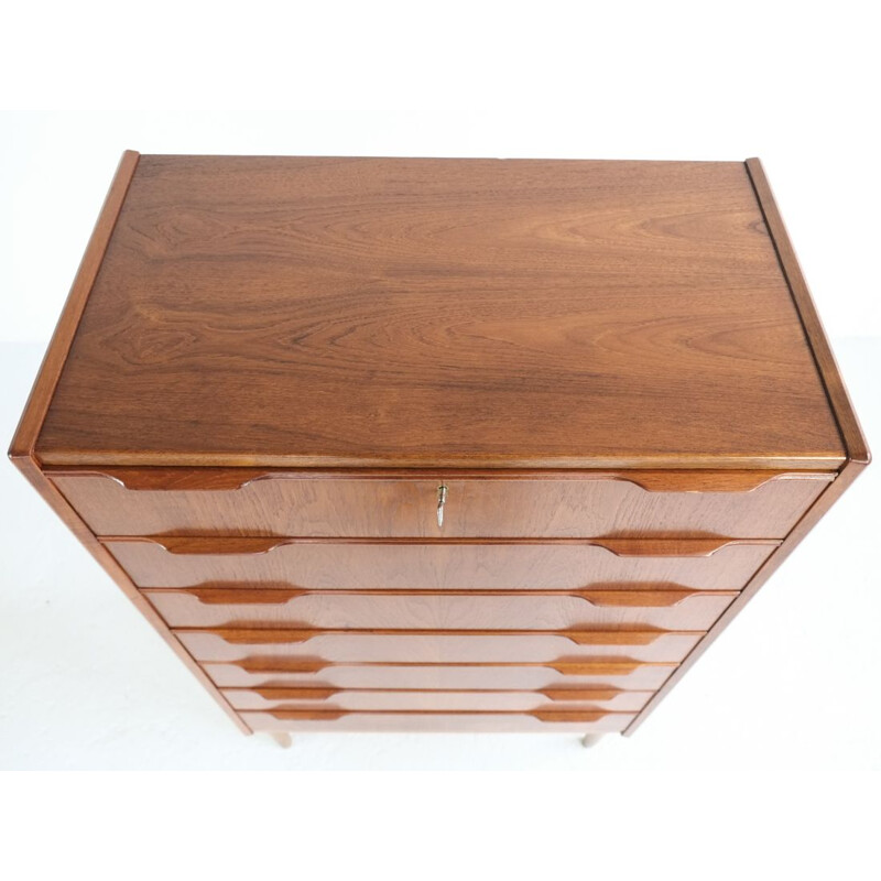 Vintage Danish chest of 7 drawers in teak