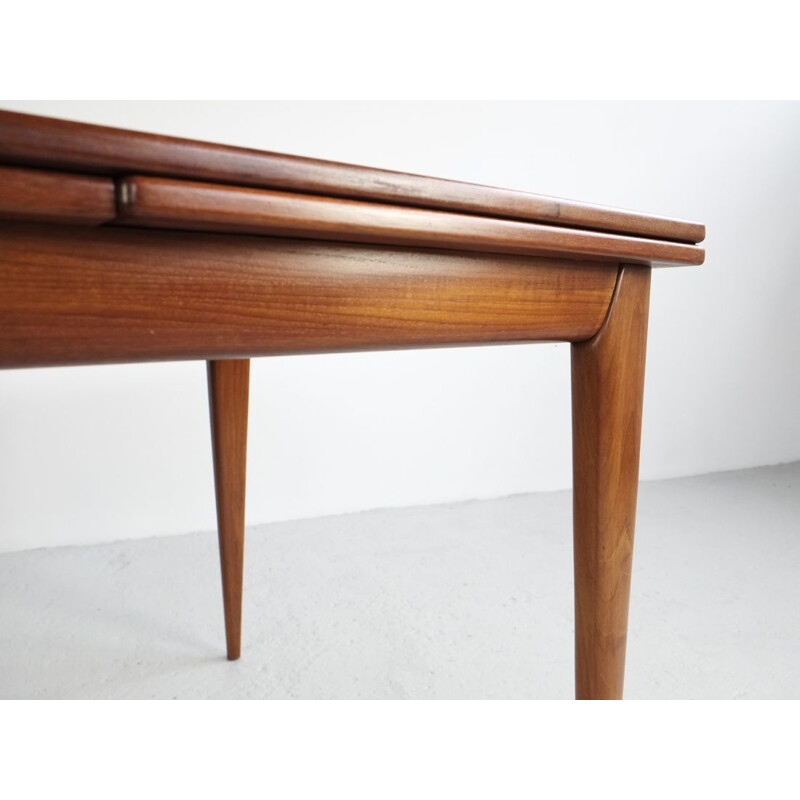 Vintage extendible dining table in teak by Møller