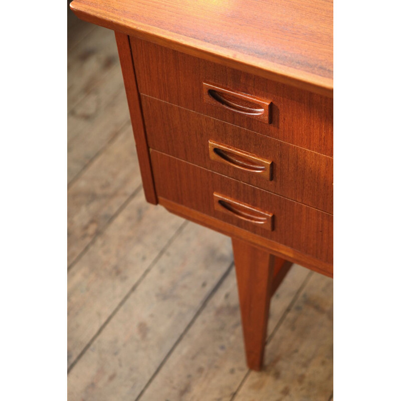 Vintage scandinavian desk in teak from the 60s