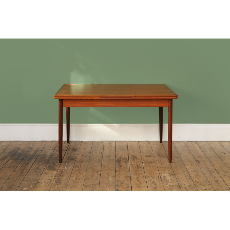 Vintage Scandinavian extendable dining table in teak  from the 60s