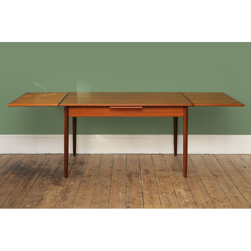 Vintage Scandinavian extendable dining table in teak  from the 60s