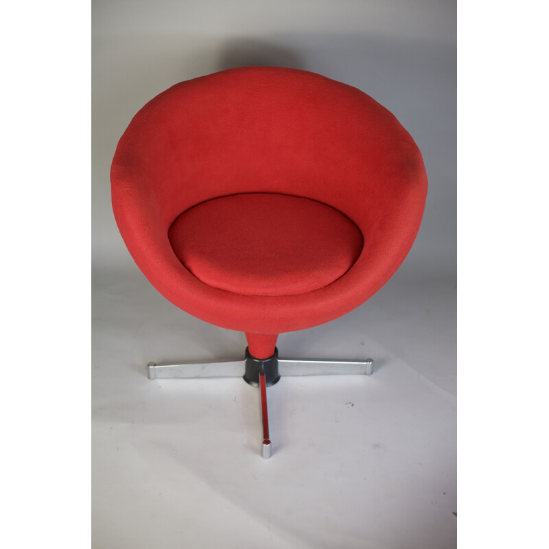 Red Luna chair by Pierre Guariche for Meurop