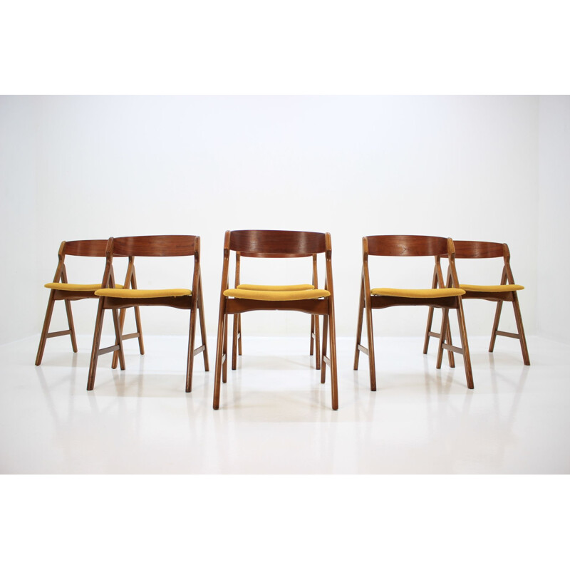 Set of 6 vintage chairs Model 71 in oakwood and plywood