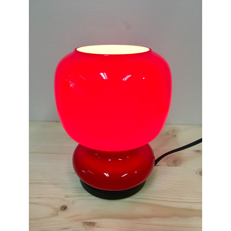 Lampe vintage française rouge en verre opalin et acier 1980