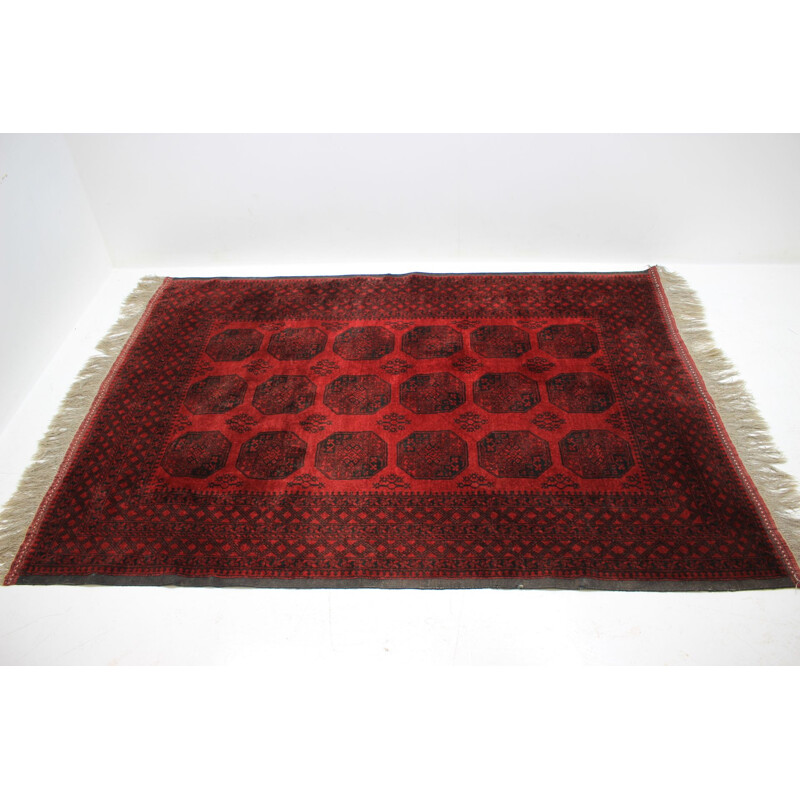 Vintage rood wollen tapijt, Tsjechoslowakije 1980