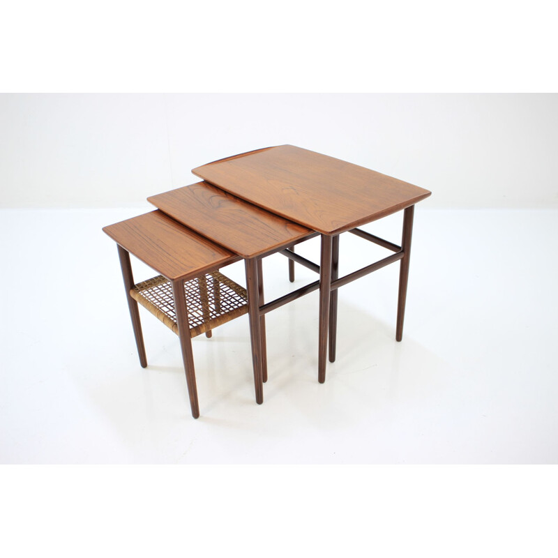 Tables vintage gigognes allemandes en teck 1960