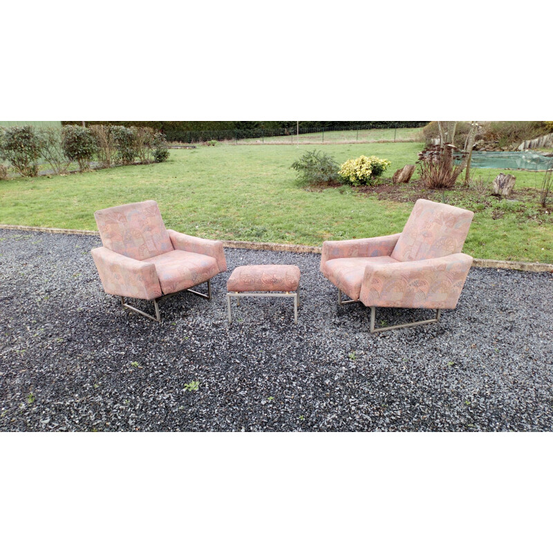 Pair of vintage armchairs with pink fabric ottoman, France 1950