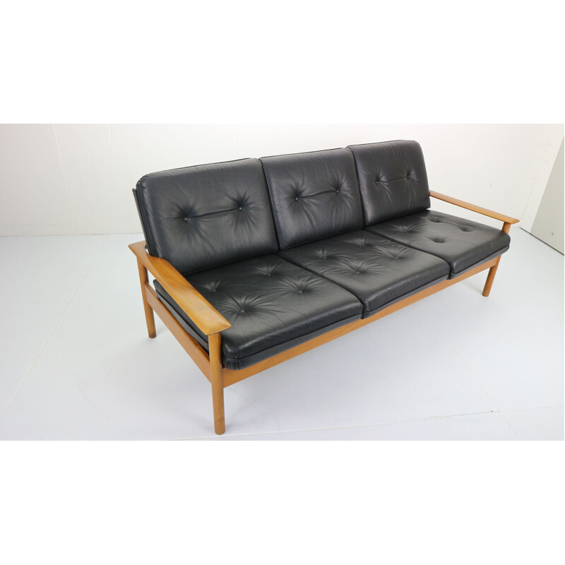 3-seater sofa in beechwood and black leather