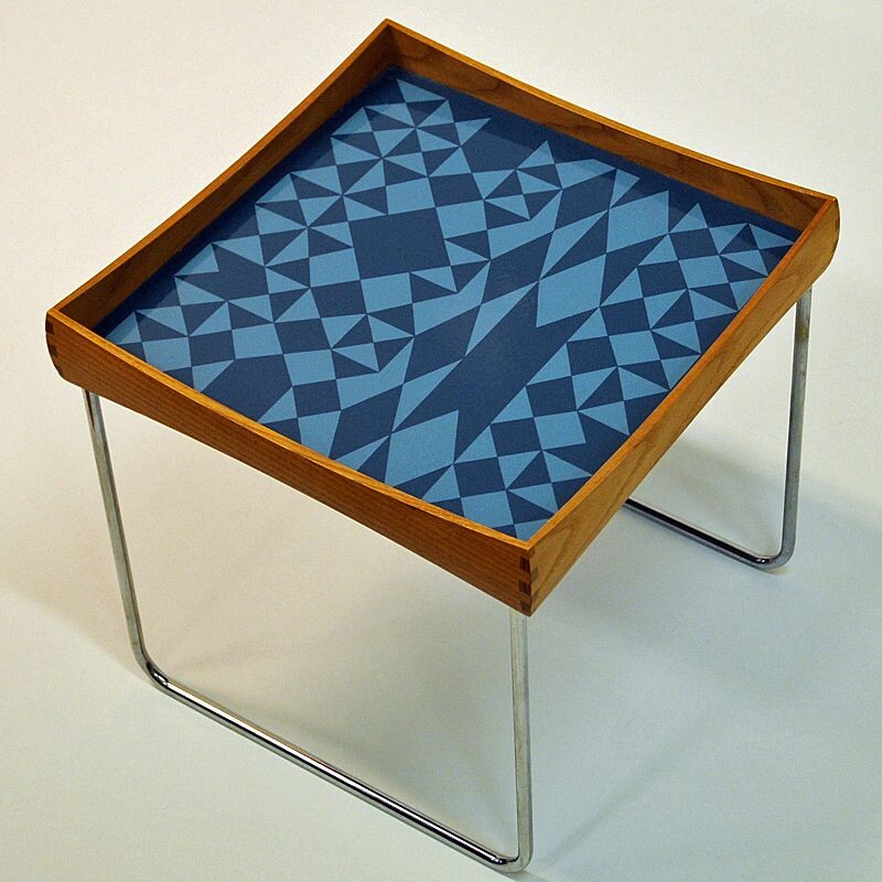 Conform table by Hermann Bongard for Plus