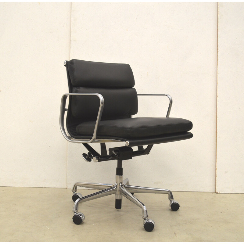 Vintage Desk chair by Charles Eames model Herman Miller EA217 