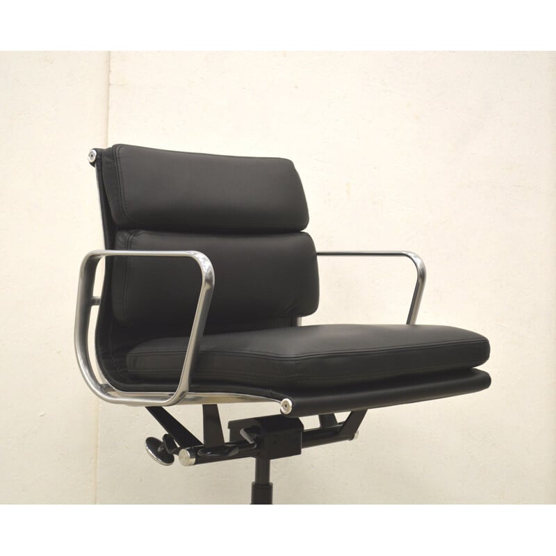 Vintage Desk chair by Charles Eames model Herman Miller EA217 