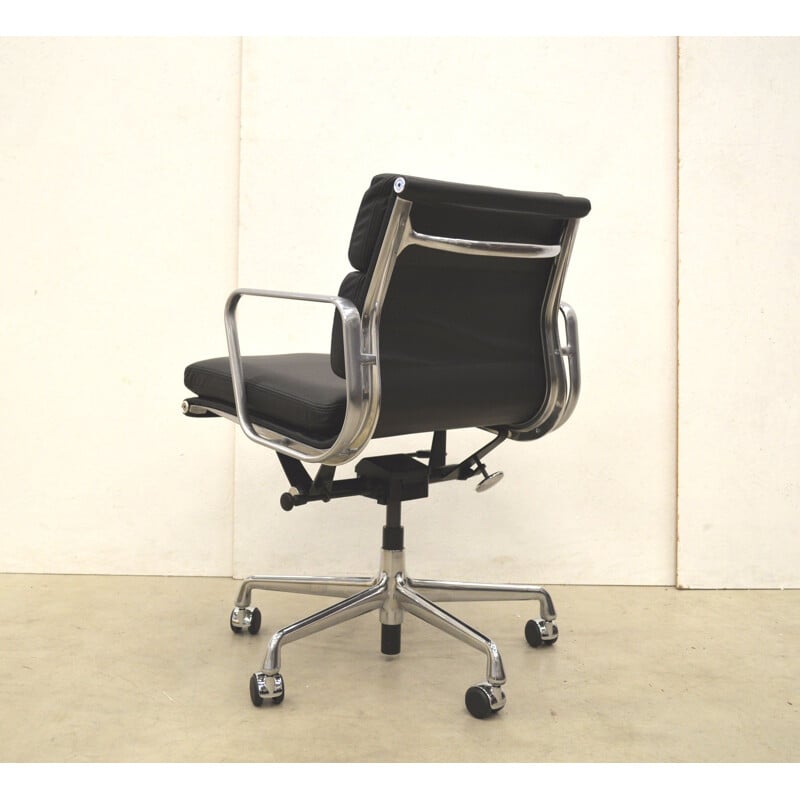 Vintage Desk chair by Charles Eames model Herman Miller EA217 